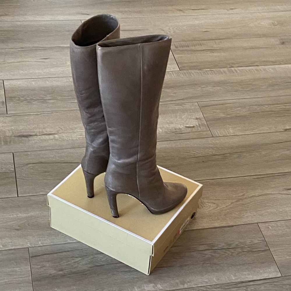 Authentic Grey Taupe Colored Prada Boots - Picture 4 of 10